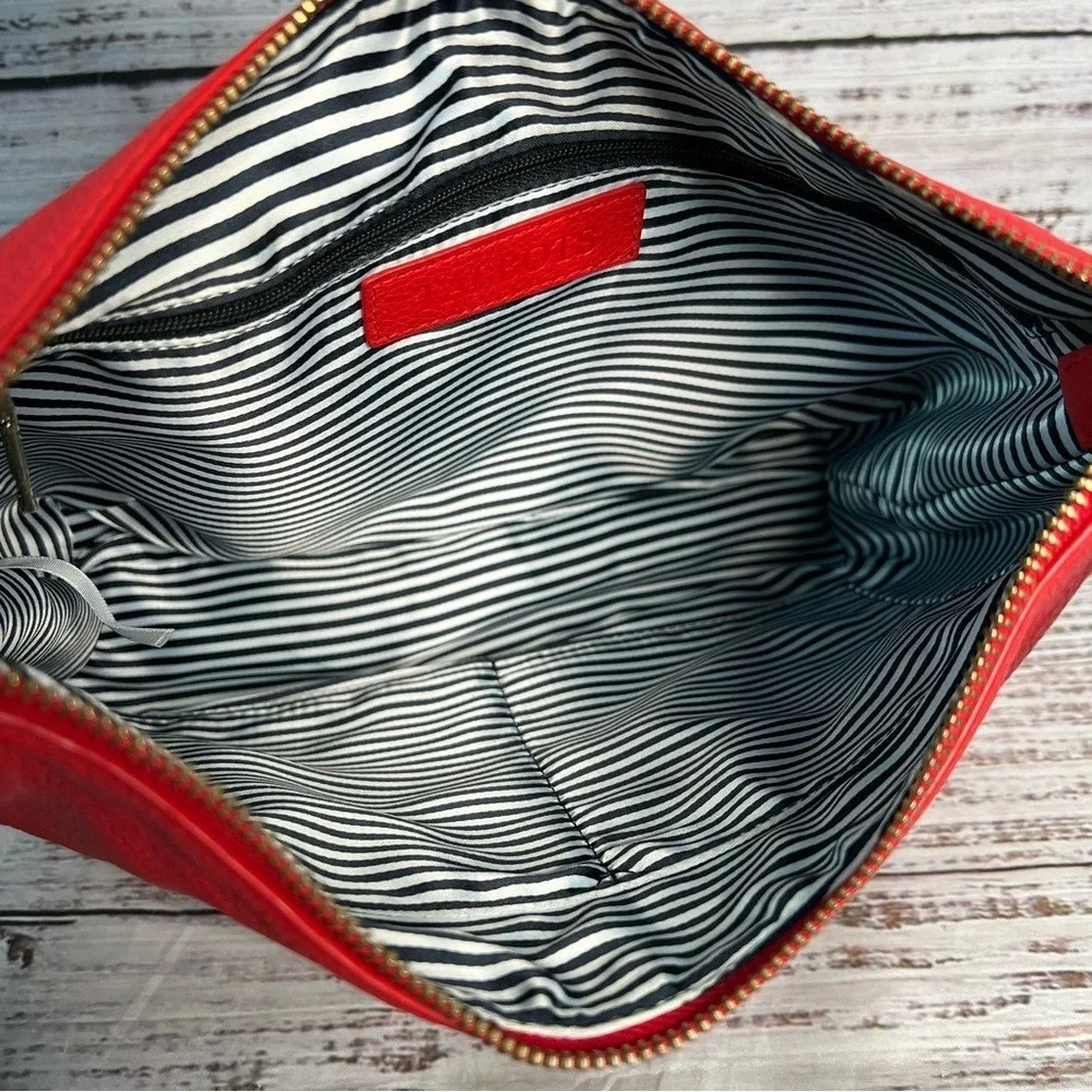 Talbots Soft Pebbled Leather Hobo Bag Red‎ Buckle Strap
